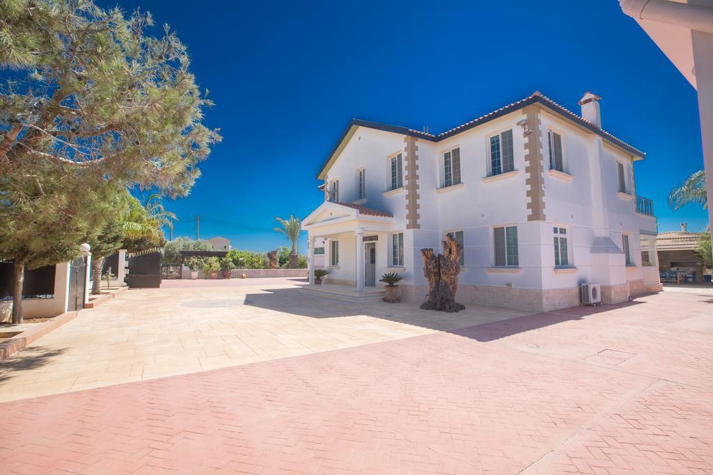 Papas Family Villa Paralímni Eksteriør bilde