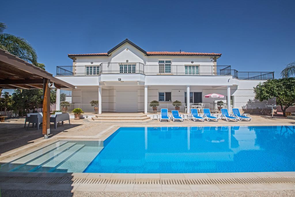 Papas Family Villa Paralímni Eksteriør bilde